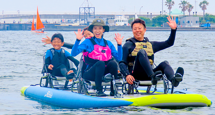 4人乗り足漕ぎペダルボート